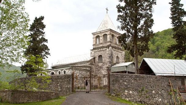 Часовня и источник Святого Василиска в Сухуми