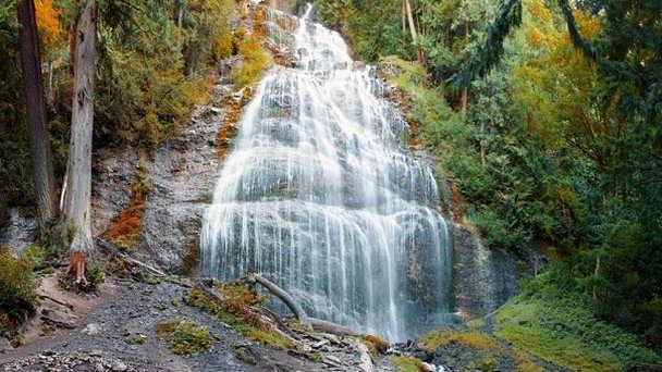 Водопад фата невесты Калифорния