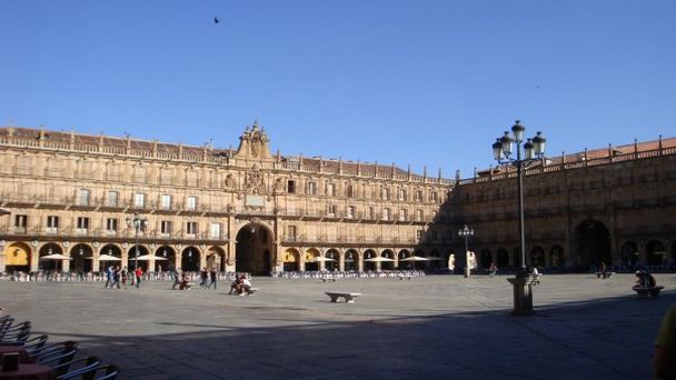 Площадь Пласа Майор в Леоне Площадь Пласа Майор в Леоне