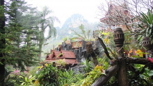 Храм Ват Там Као Вонг в Утхай Тхани