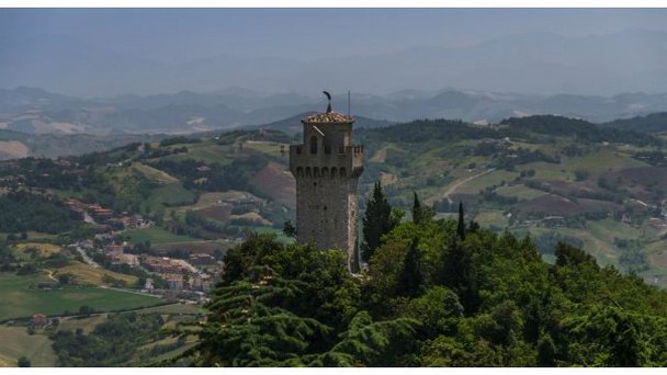 Третья башня Монтале в Серравалле