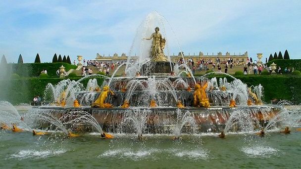 Фонтан Латона в Париже