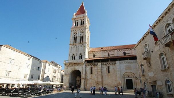 Кафедральный Собор Св. Ловро в Средней Далмации