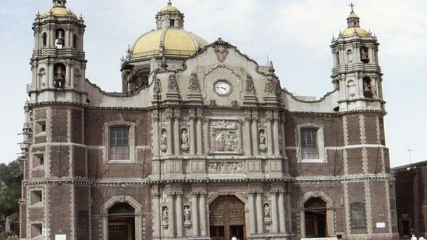 Базилика Девы Гваделупской в Теотиуакане в Мехико