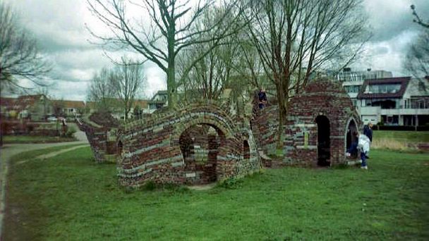 Руины замка Упештейн в Алкмаре