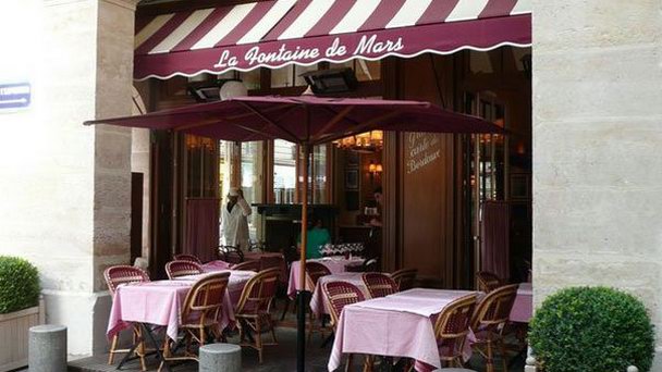 Ресторан La Fontaine de Mars в Париже