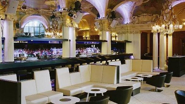 Ресторан-клуб Opera в Стокгольме