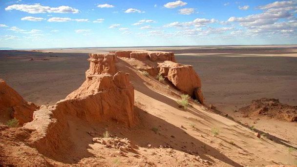 Утесы Баянзаг в Улан-Баторе Утесы Баянзаг в Улан-Баторе