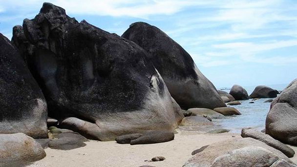 Бухта Ялуньвань на Хайнане
