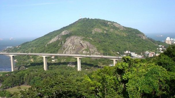 Холм Морро-до-Морено в Эспириту-Санту Холм Морро-до-Морено в Эспириту-Санту