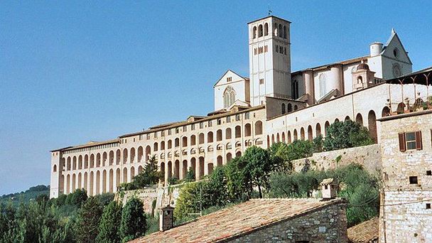 Базилика Св. Франциска в Ассизи в Умбрии Базилика Св. Франциска в Ассизи в Умбрии