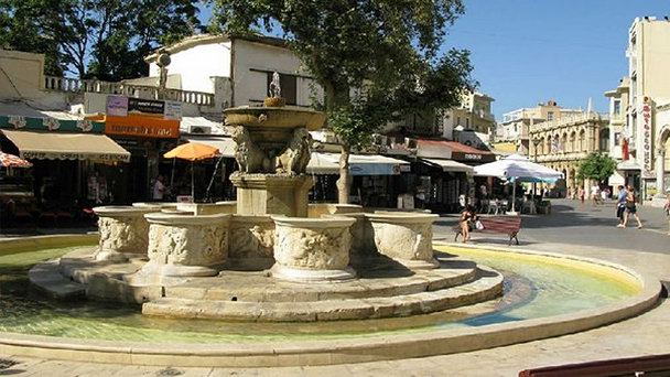 Фонтан Моросини на Острове Крит