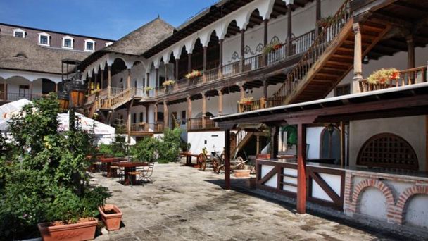 Двор Манук-бея в Бухаресте