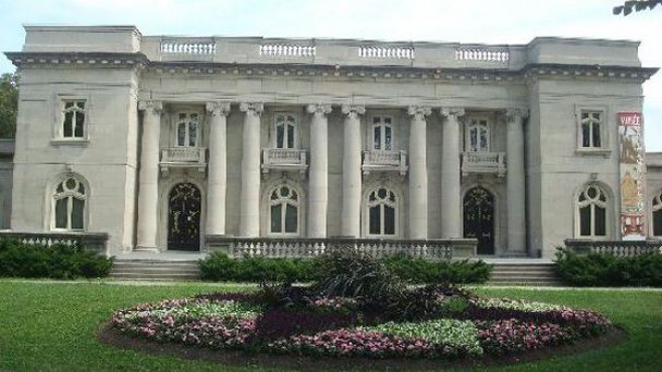 Замок Dufresne в Монреале