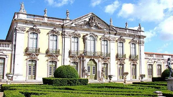 Дворец Келуш в Лиссабоне