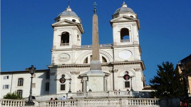 Церковь Тринита дей Монти в Риме