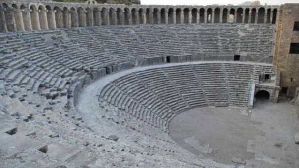 Греко-римский амфитеатр в Анталии Греко-римский амфитеатр в Анталии