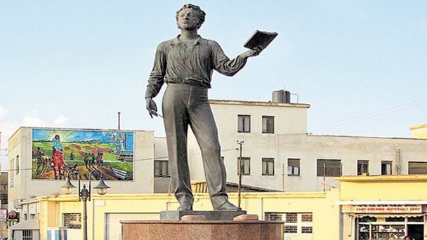 Памятник Пушкину в Асмэре Памятник Пушкину в Асмэре