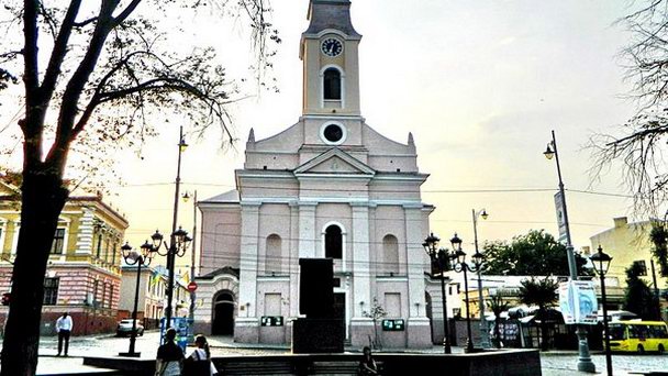 Костел Честного Креста Черновцы Костел Честного Креста Черновцы