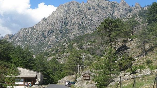 Долина Рестоника на Корсике Долина Рестоника на Корсике