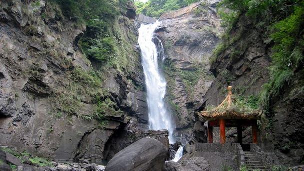 Район водопада Xiaowulai в Таоюане