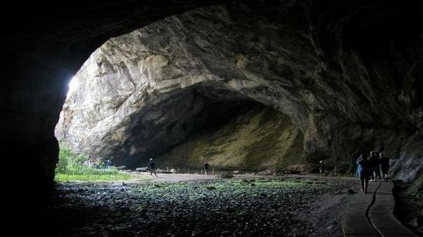 Карстовая пещера Yunshui в Пекине