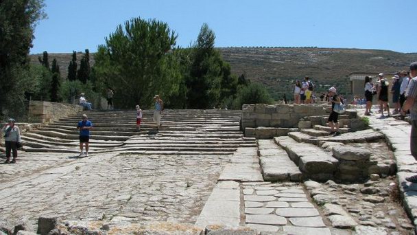 Древний театр в Кноссосе на Острове Крит