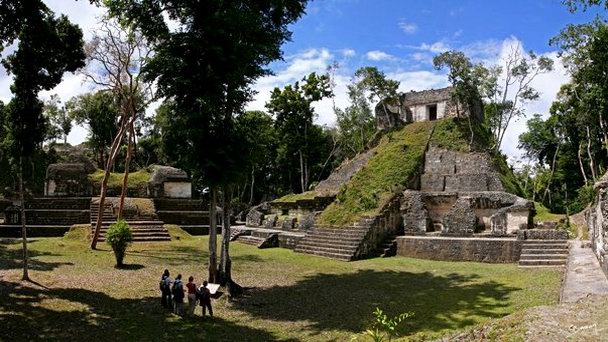 Национальный парк Йашха-Накум-Наранхо в Антигуа-Гуатемале