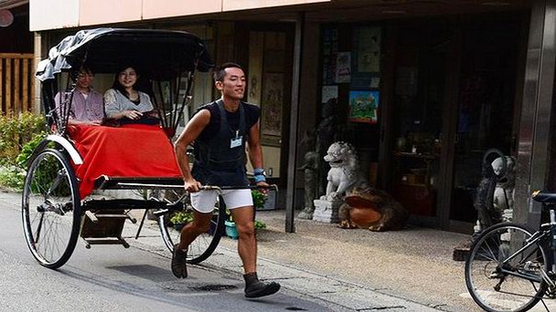 Рикши в районе Асакуса в Токио