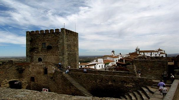 Крепость Монсараш в Лиссабоне