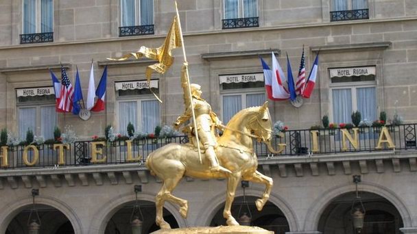 Памятник Жанне д`Арк в Париже