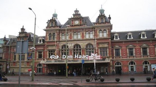 Железнодорожная станция Den Haag Hollands Spoor в Гааге