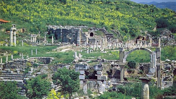 Улица Куретов в Измире