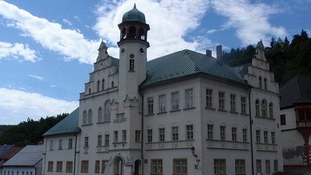 Ратуша в стиле поздней готики в Яхимове Ратуша в стиле поздней готики в Яхимове