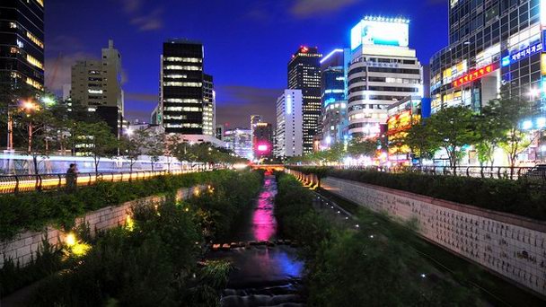 Парк Чхонгечхон в Сеуле Парк Чхонгечхон в Сеуле