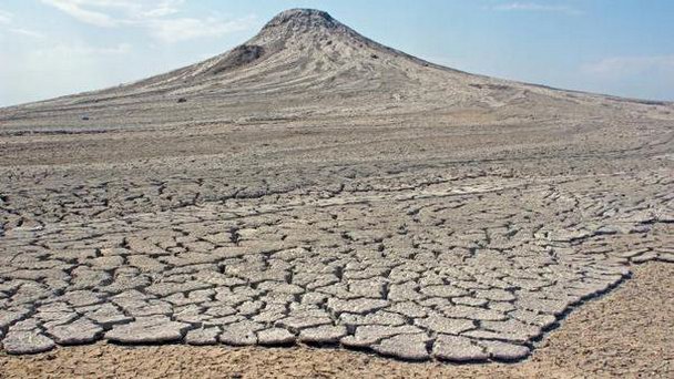 Грязевой вулкан Локбатан в Баку
