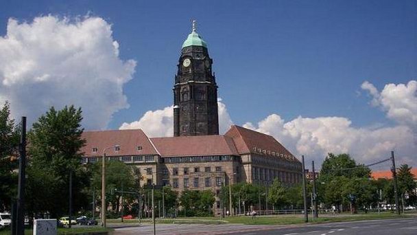 Башня Новой ратуши в Дрездене Башня Новой ратуши в Дрездене