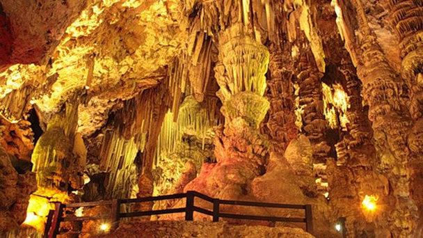 Пещера Святого Михаила на Гибралтаре Пещера Святого Михаила на Гибралтаре