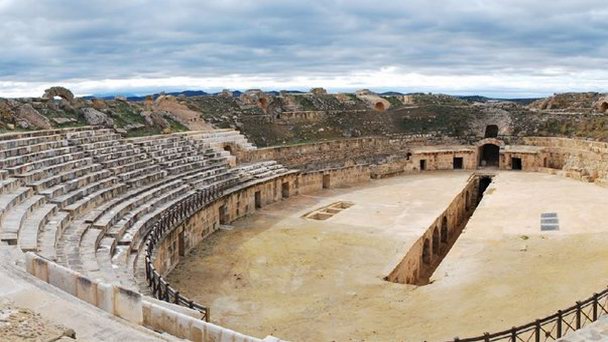 Амфитеатр в Удне в Тунисе