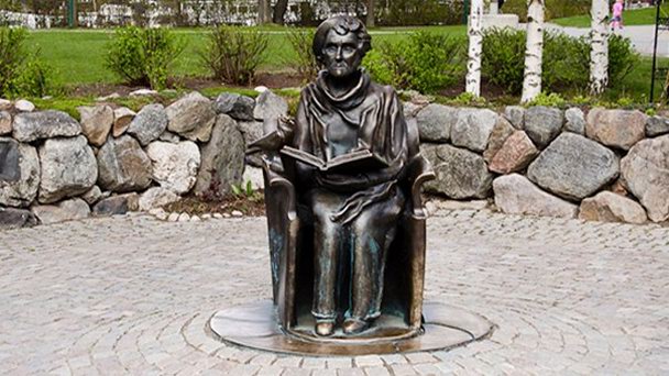 Памятник Астрид Линдгрен в Стокгольме