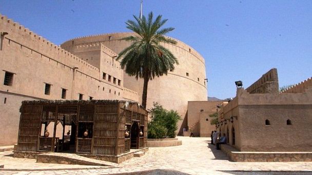 Форт Низва в Эд-Дахилии