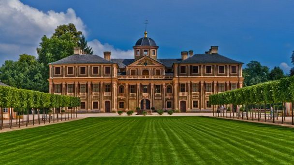 Замок Фаворит в Баден-Вюртемберге Замок Фаворит в Баден-Вюртемберге