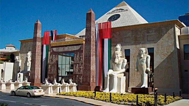 Комплекс WAFI Mall в Дубае Комплекс WAFI Mall в Дубае