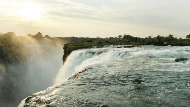 Бассейн дьявола на Водопадах Виктория Бассейн дьявола на Водопадах Виктория