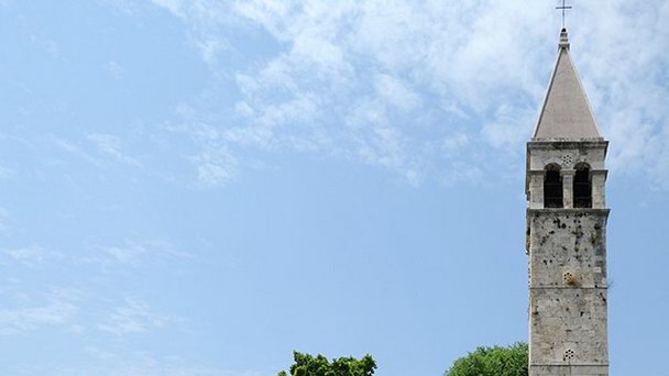 Колокольня бенедиктинского монастыря Сент-Ренье в Сплите