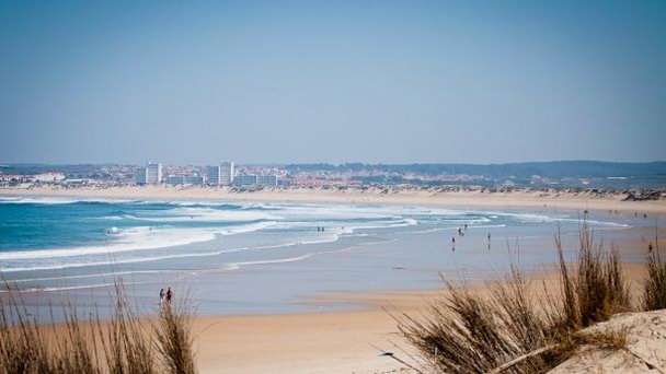 Пляж в Пенише в Лейрии