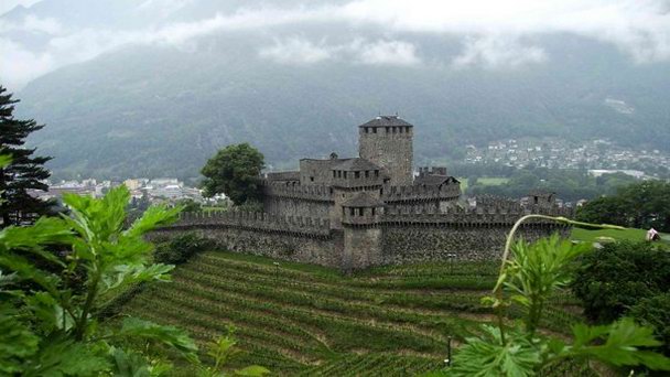 Крепость Сассо-Карбаро в Тичино