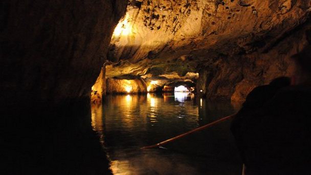 Пещера в Сен-Леонар в Монреале