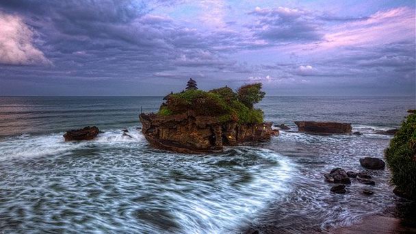 Храм Танах Лот на Бали