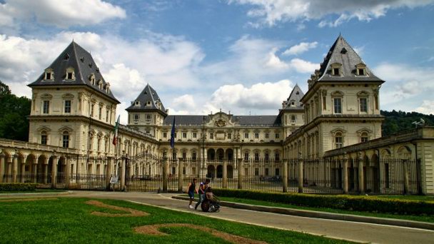Дворец Валентина (Castello del Valentino) в Турине